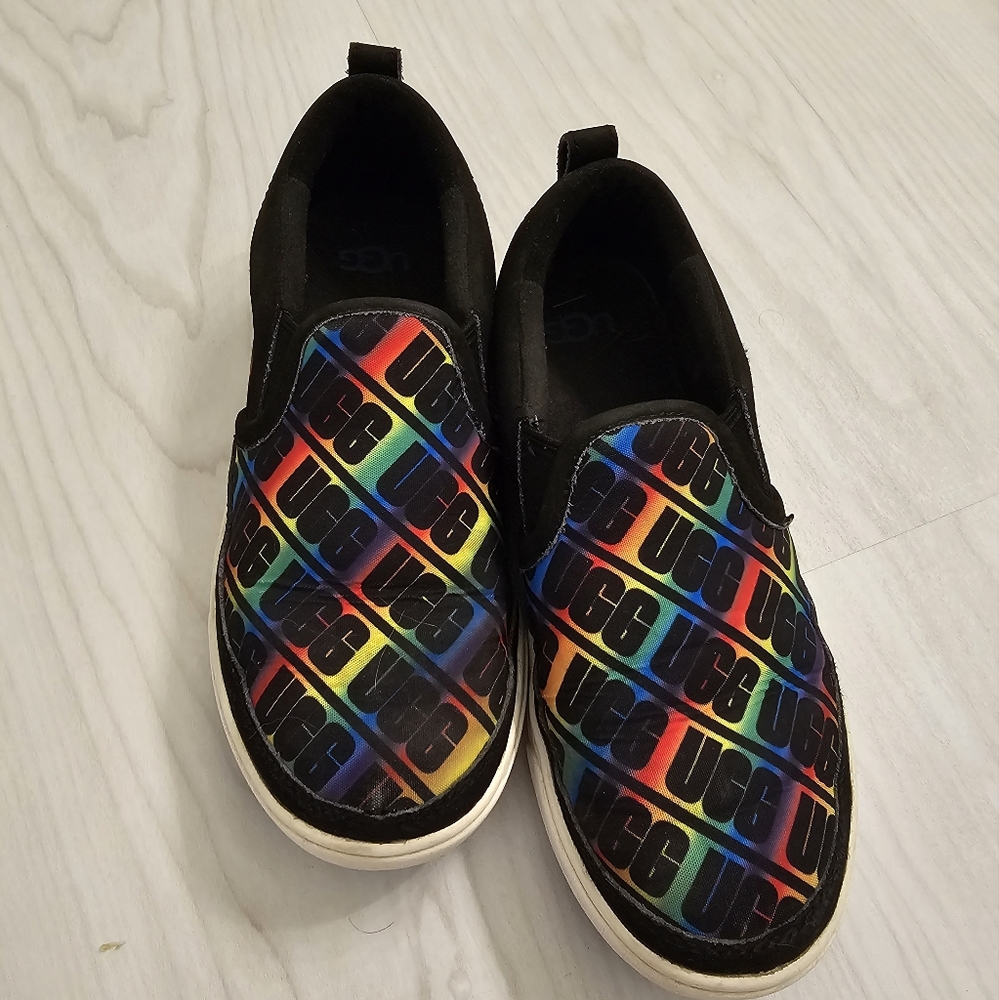 Kids Ugg caplan slip ons size 1